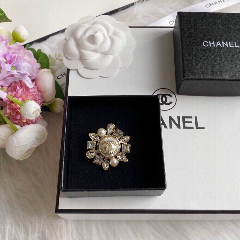 Chanel Brooch 3lyx204